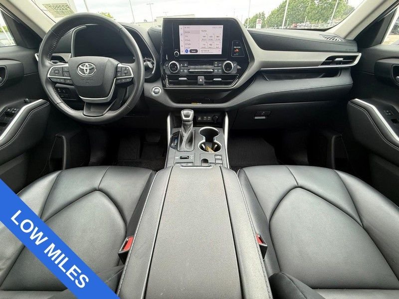 Used 2023 Pearl Toyota XLE image 15
