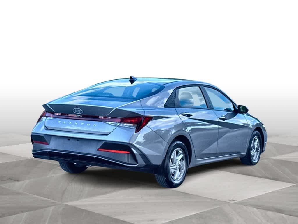 Used 2026 Fluid Metal Hyundai SE image 8
