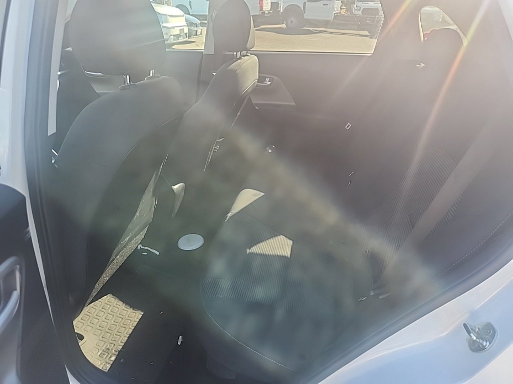 Used 2022 White Kia LX image 20