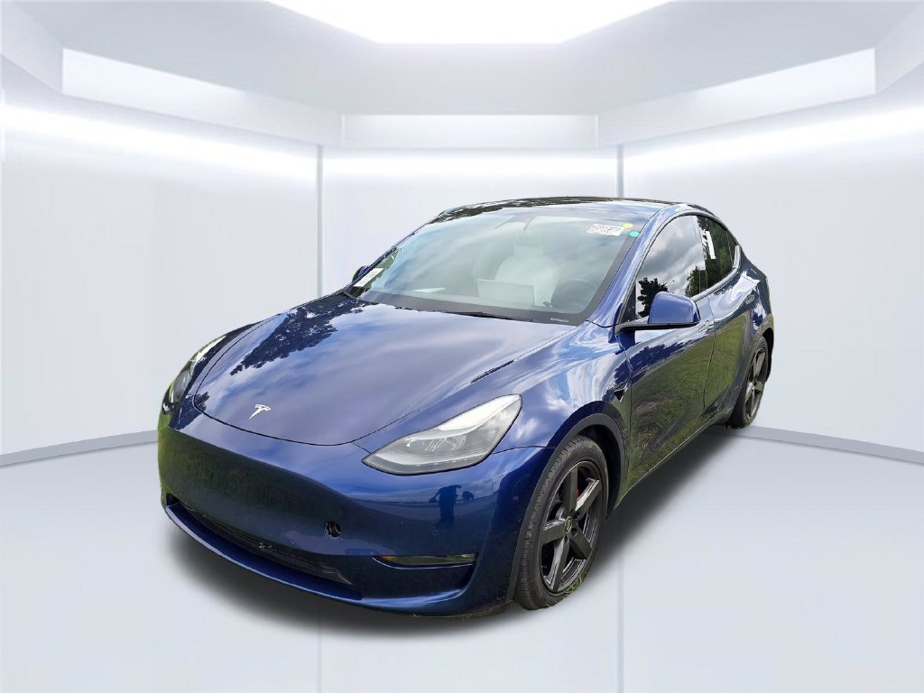 Used 2022 White Tesla Performance image 4