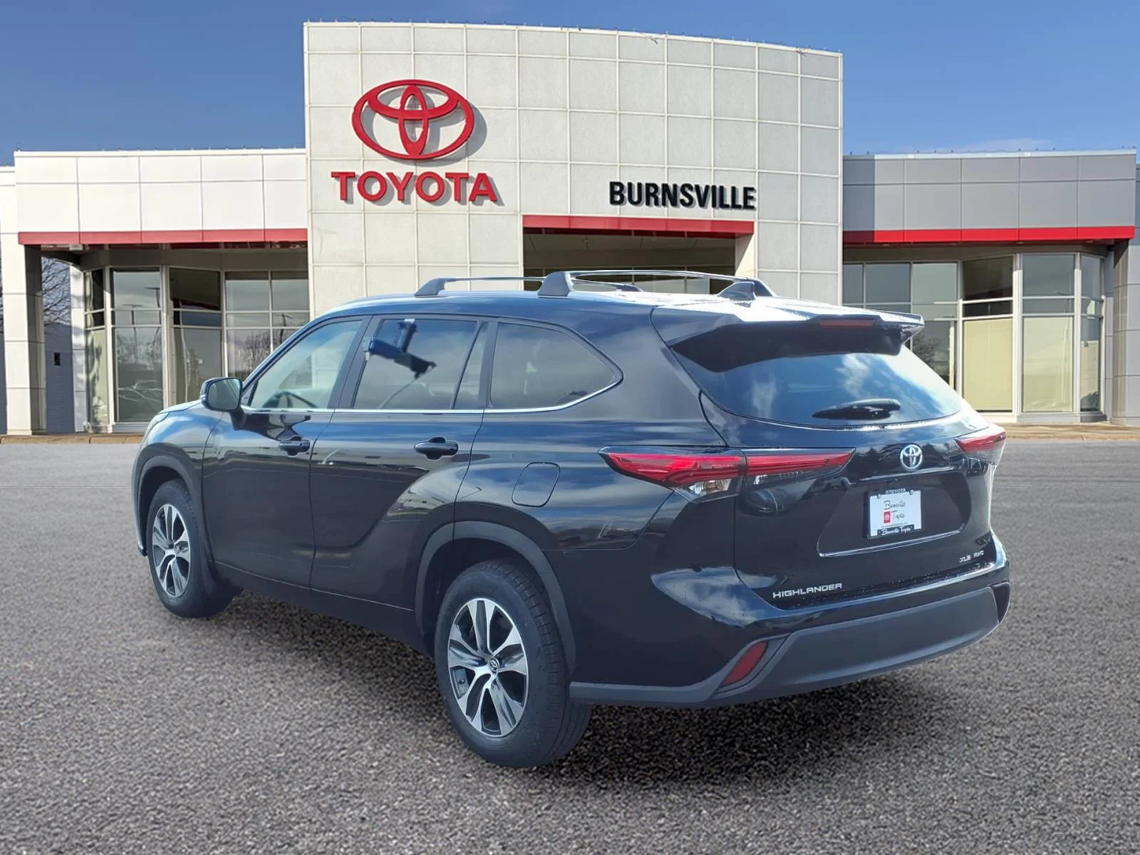Used 2023 Black Toyota XLE image 6