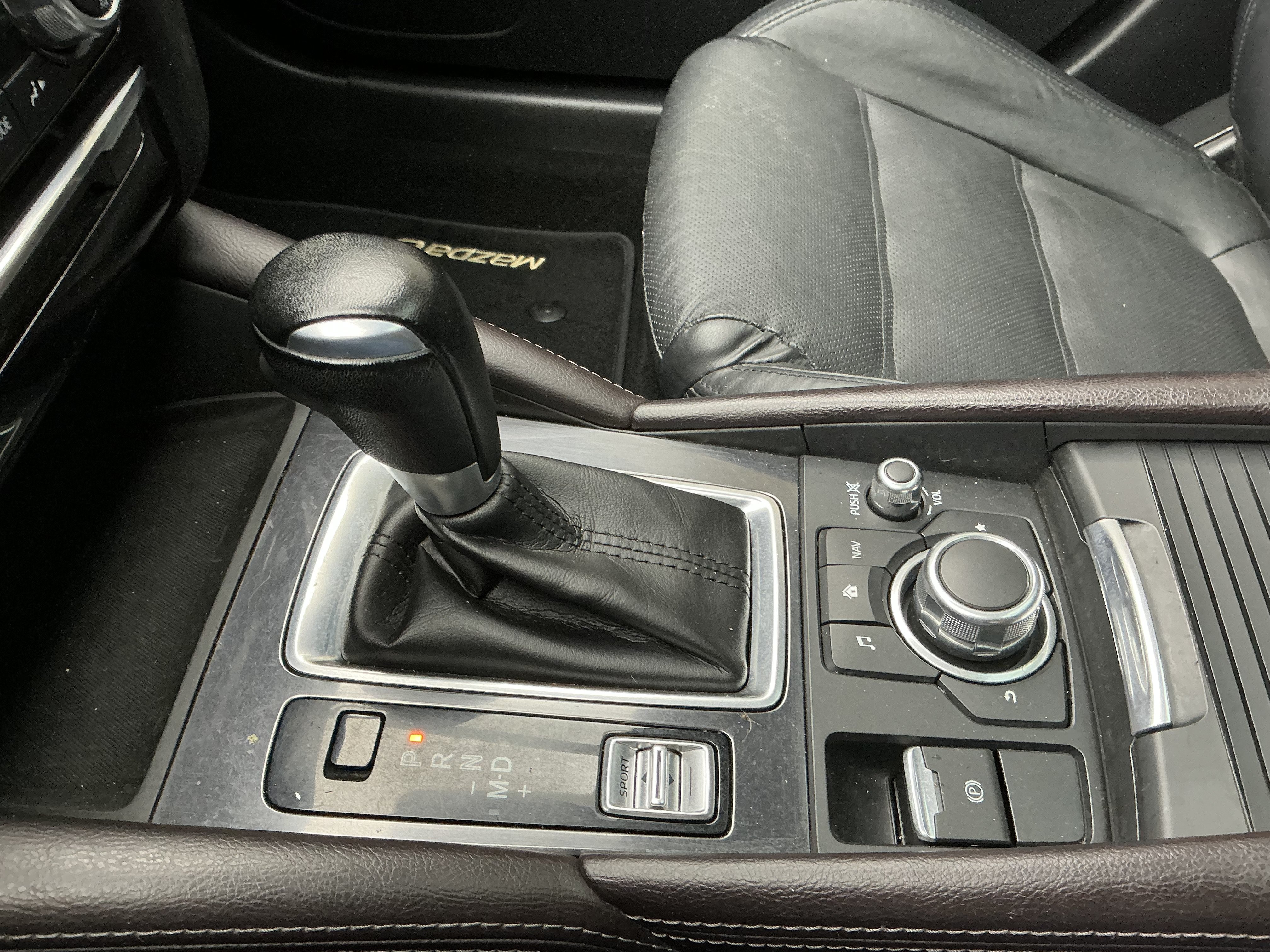 Used 2016 Jet Black Mica Mazda i Grand Touring image 13