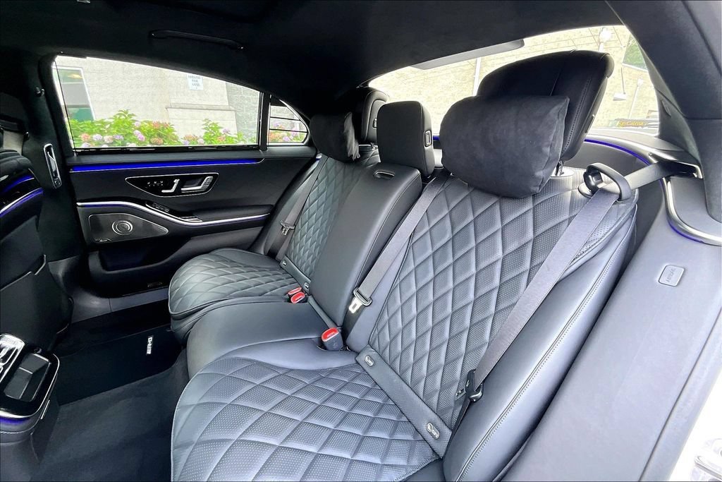 New 2026 MANUFAKTUR Moonlight White Metallic Mercedes-Benz S 580 image 24