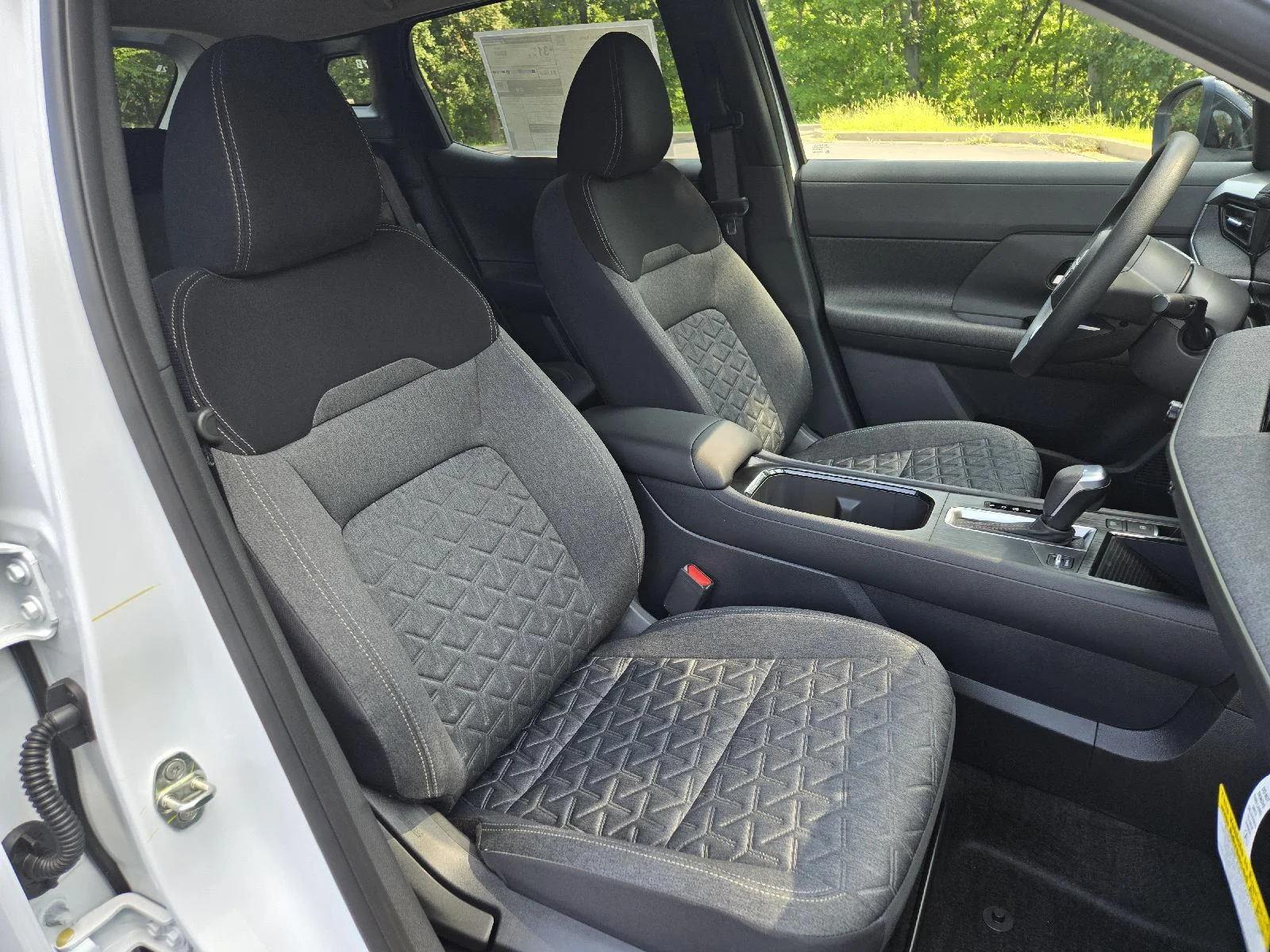 New 2026 Aspen White Tricoat/Super Black Nissan SV image 12