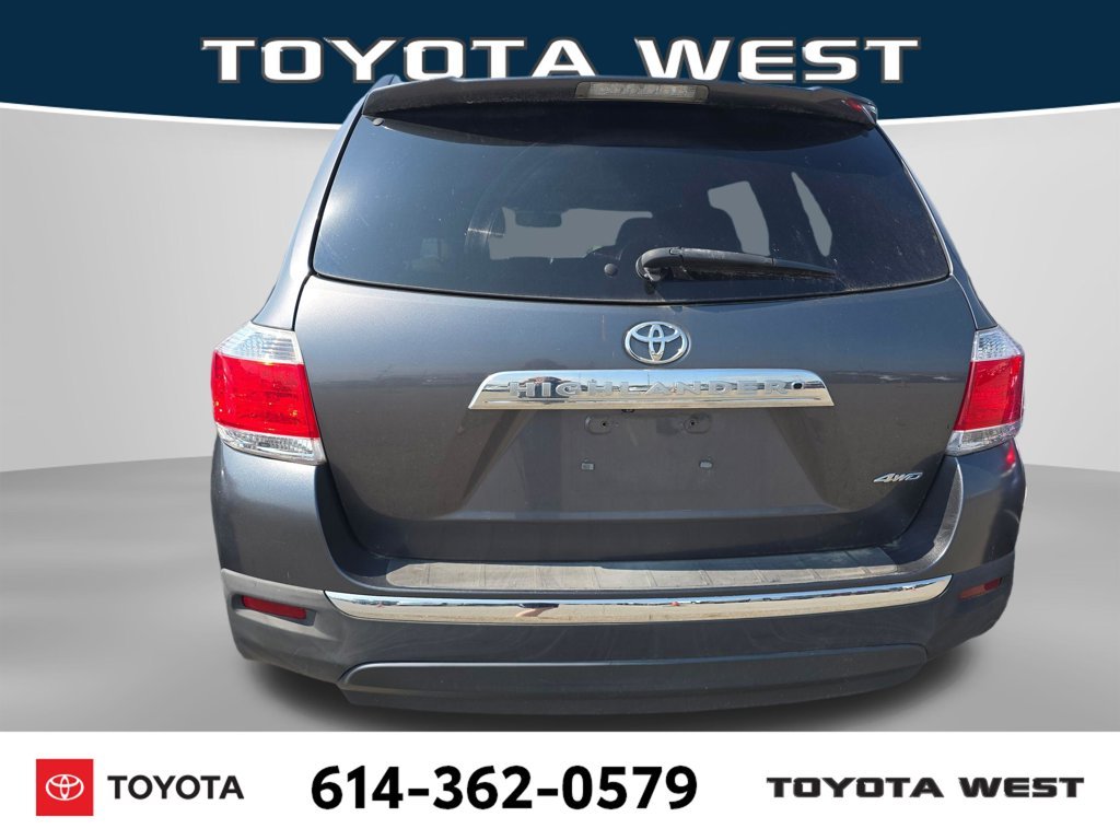 Used 2013 Gray Toyota SE image 7