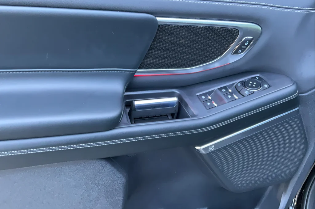 Used 2025 Black Ford Platinum image 28