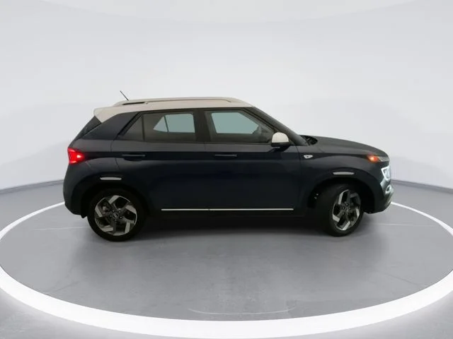 Used 2023 White Hyundai Limited image 7