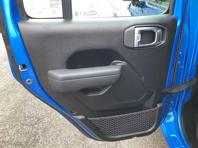 New 2026 Hydro Blue Pearl-Coat Exterior Paint Jeep Sport image 17