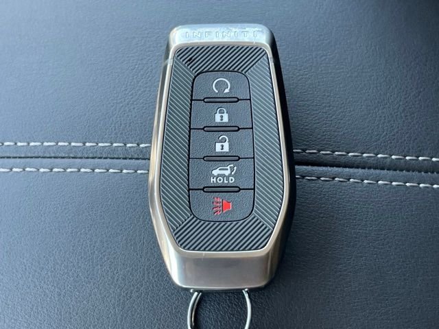 Certified Used 2026 White INFINITI LUXE image 24