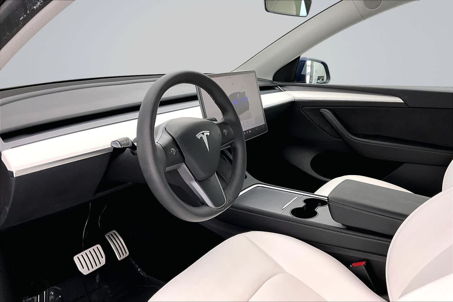 Used 2023 Tesla Model Y Performance with VIN 7SAYGDEF7PF773324 for sale in Des Moines, IA