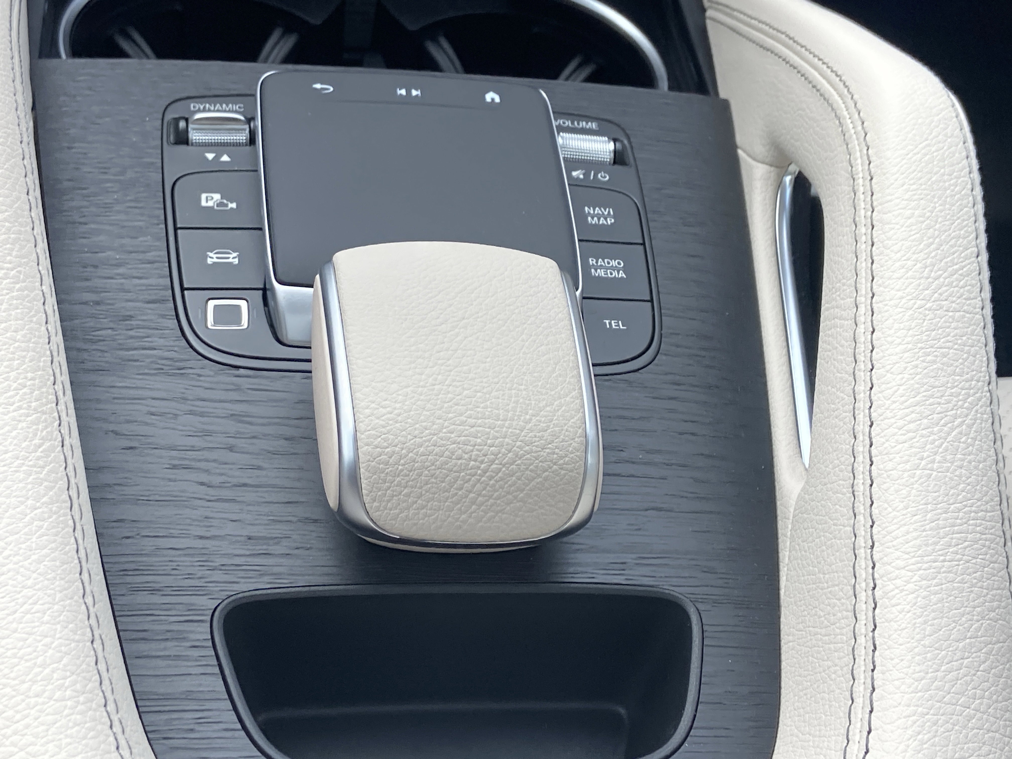 New 2026 Selenite Grey Metallic Mercedes-Benz GLE 450 4MATIC® SUV image 31