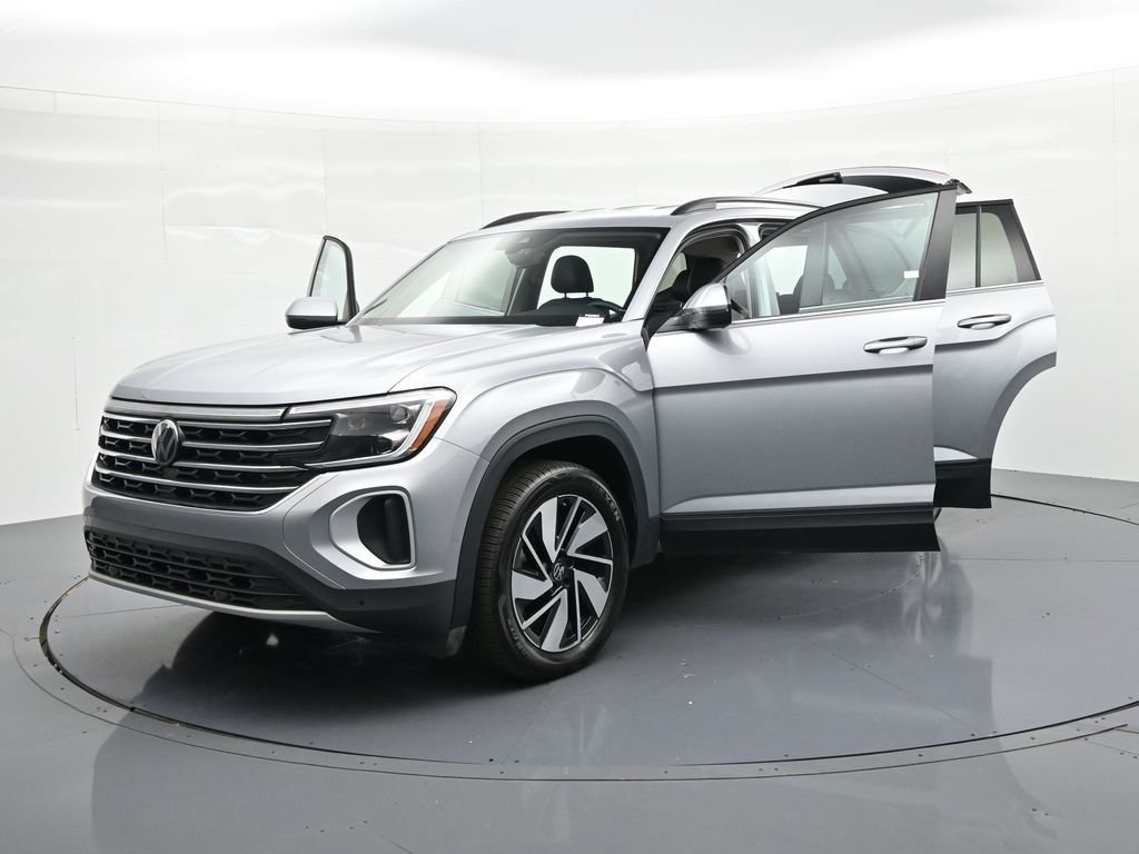 Used 2026  Volkswagen SE w/Technology image 26
