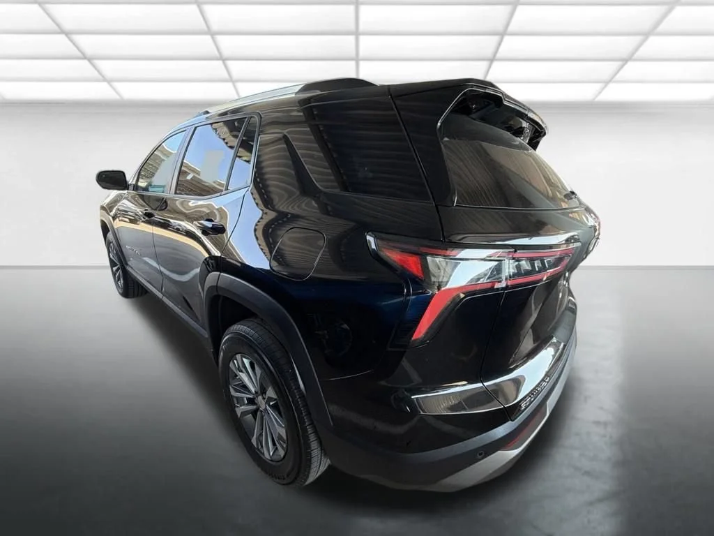 Used 2025 Mosaic Black Metallic Chevrolet LT image 4