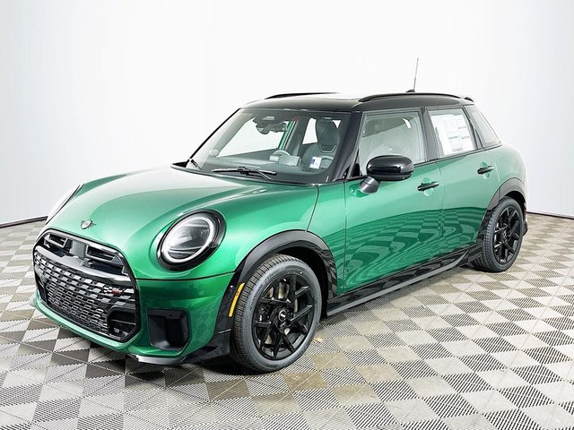 2026 MINI 4 Door Iconic