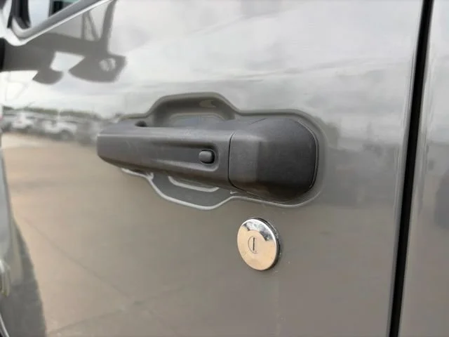 Used 2020  Jeep Rubicon image 54