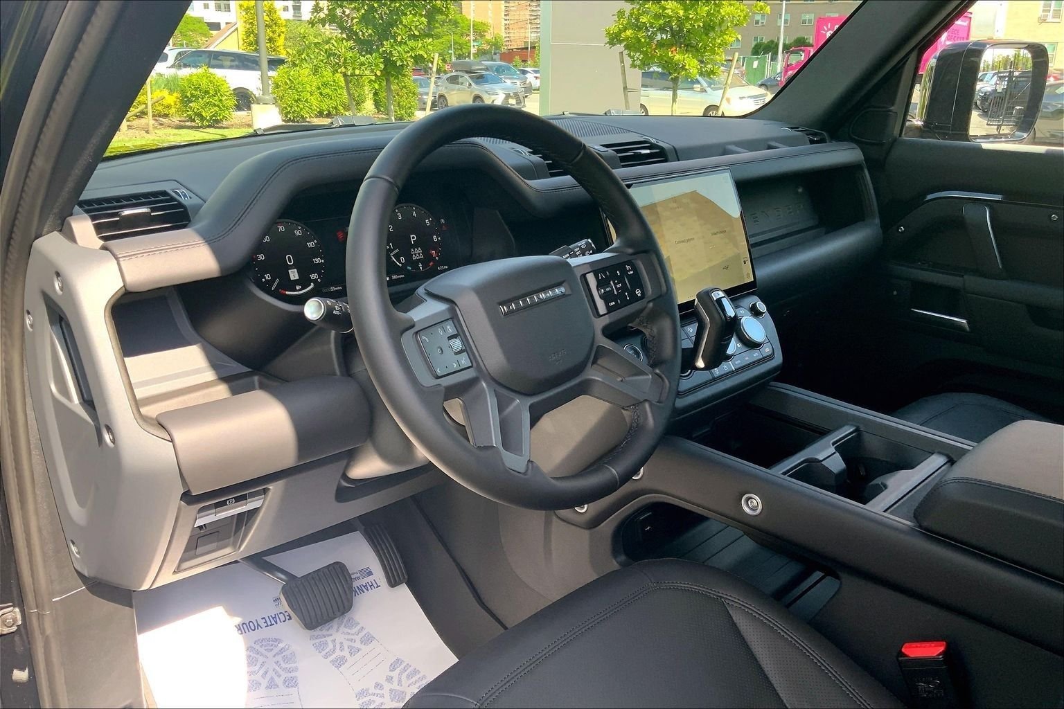 New 2026 Santorini Black LAND ROVER X-Dynamic SE image 8
