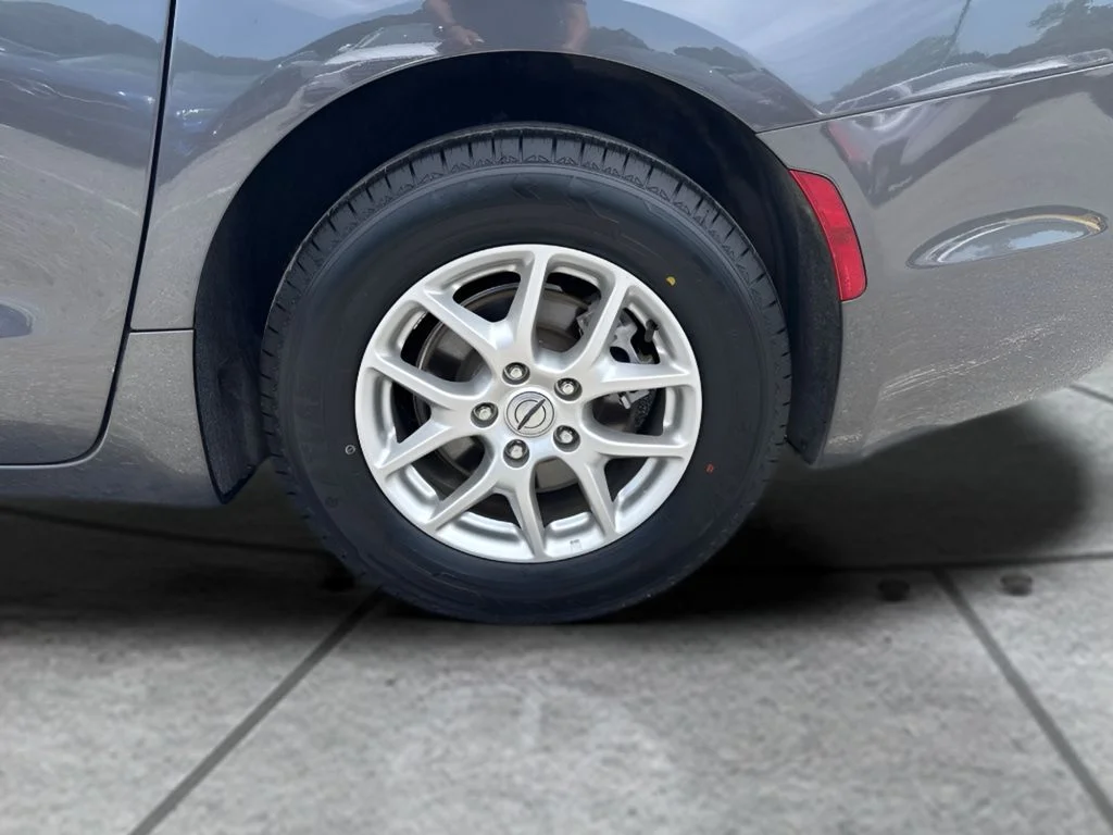 Used 2023 Gray Chrysler Touring L image 32