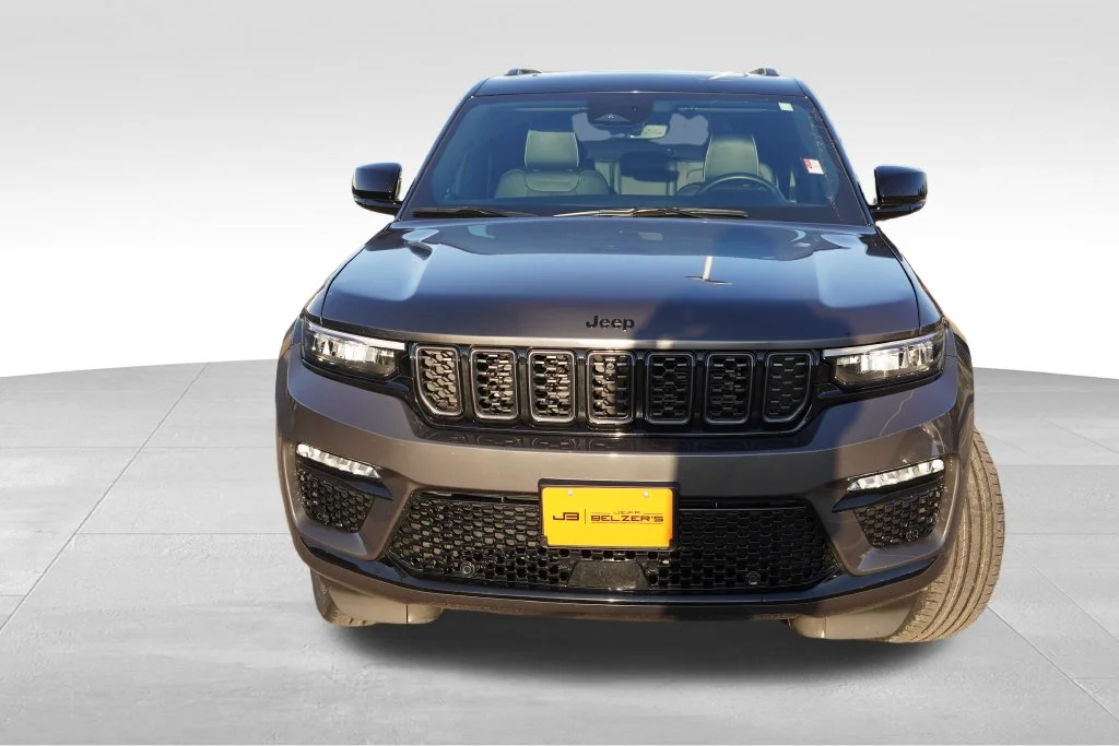 Certified Used 2025 Gray Jeep Summit image 13
