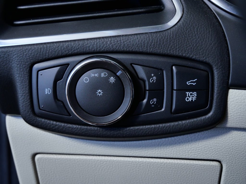 Used 2021 Silver Ford Titanium image 25
