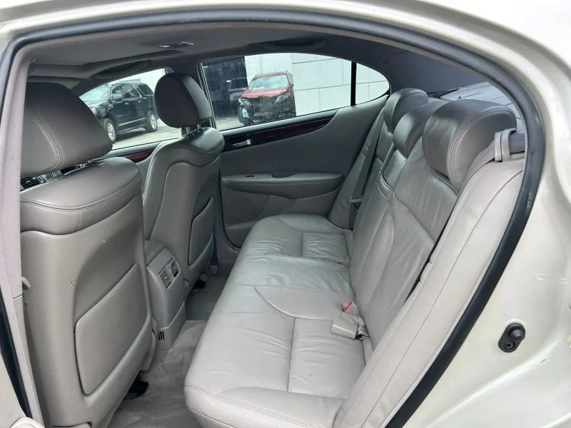 Used 2003 Gold Lexus ES 300 Sedan 4D image 30