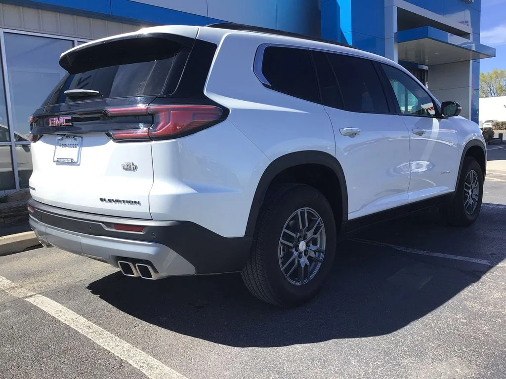 New 2025 White Frost Tricoat GMC Elevation image 5
