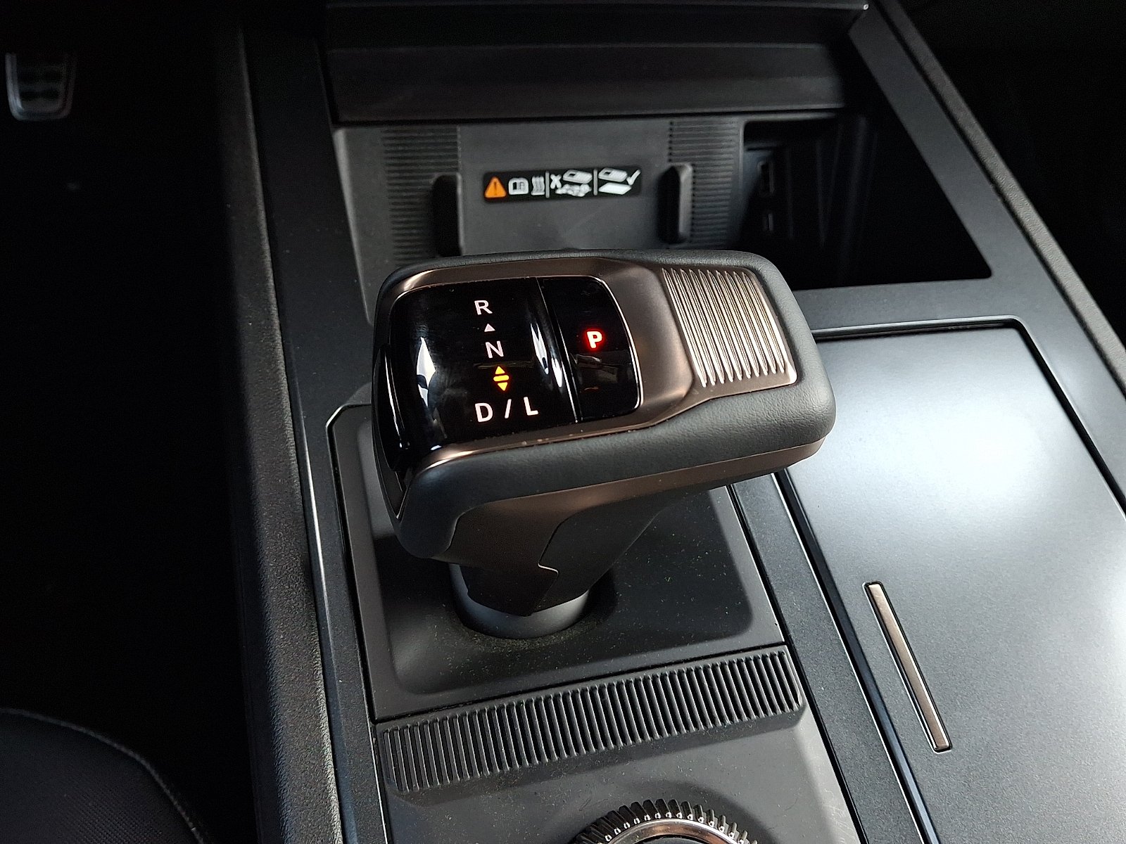 Used 2025 Meteorite Metallic (Grey) - GNO GMC e4WD 3X image 14