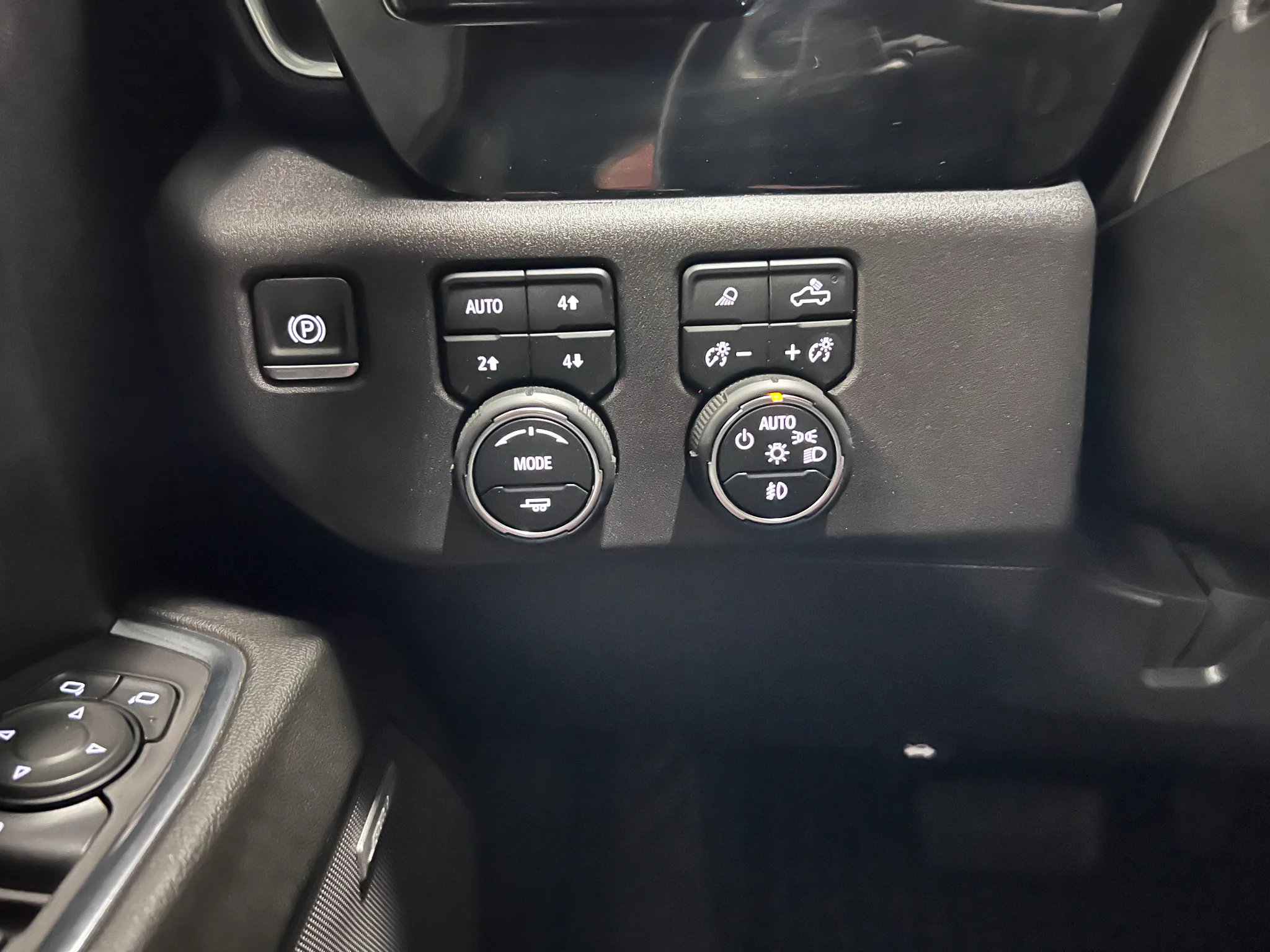Used 2024 Sterling Gray Metallic Chevrolet LT Trail Boss image 24
