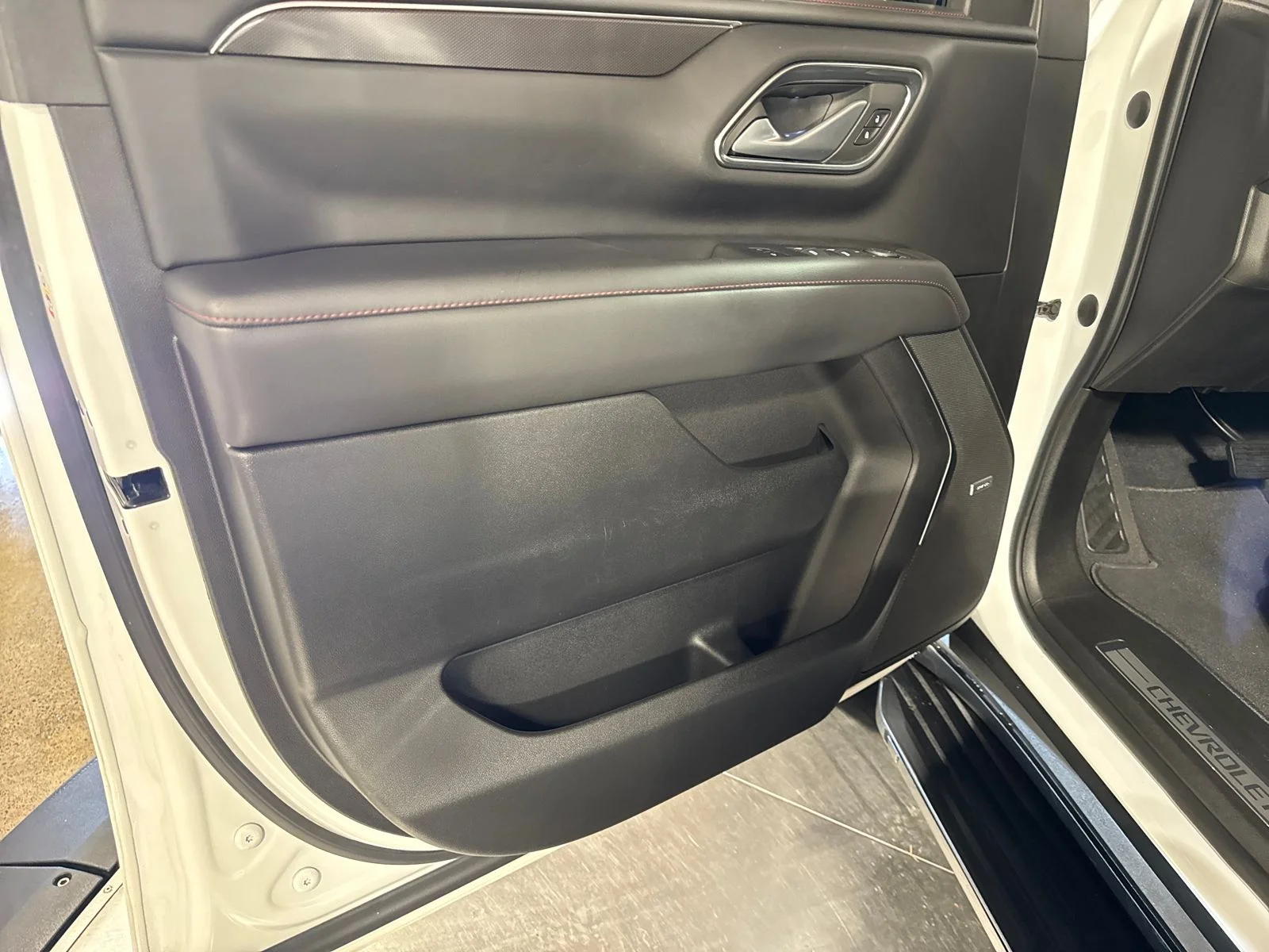 Used 2022 Summit White Chevrolet RST image 24