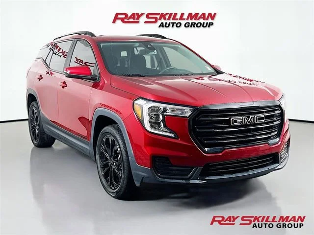 Used 2022 Red GMC SLE image 1