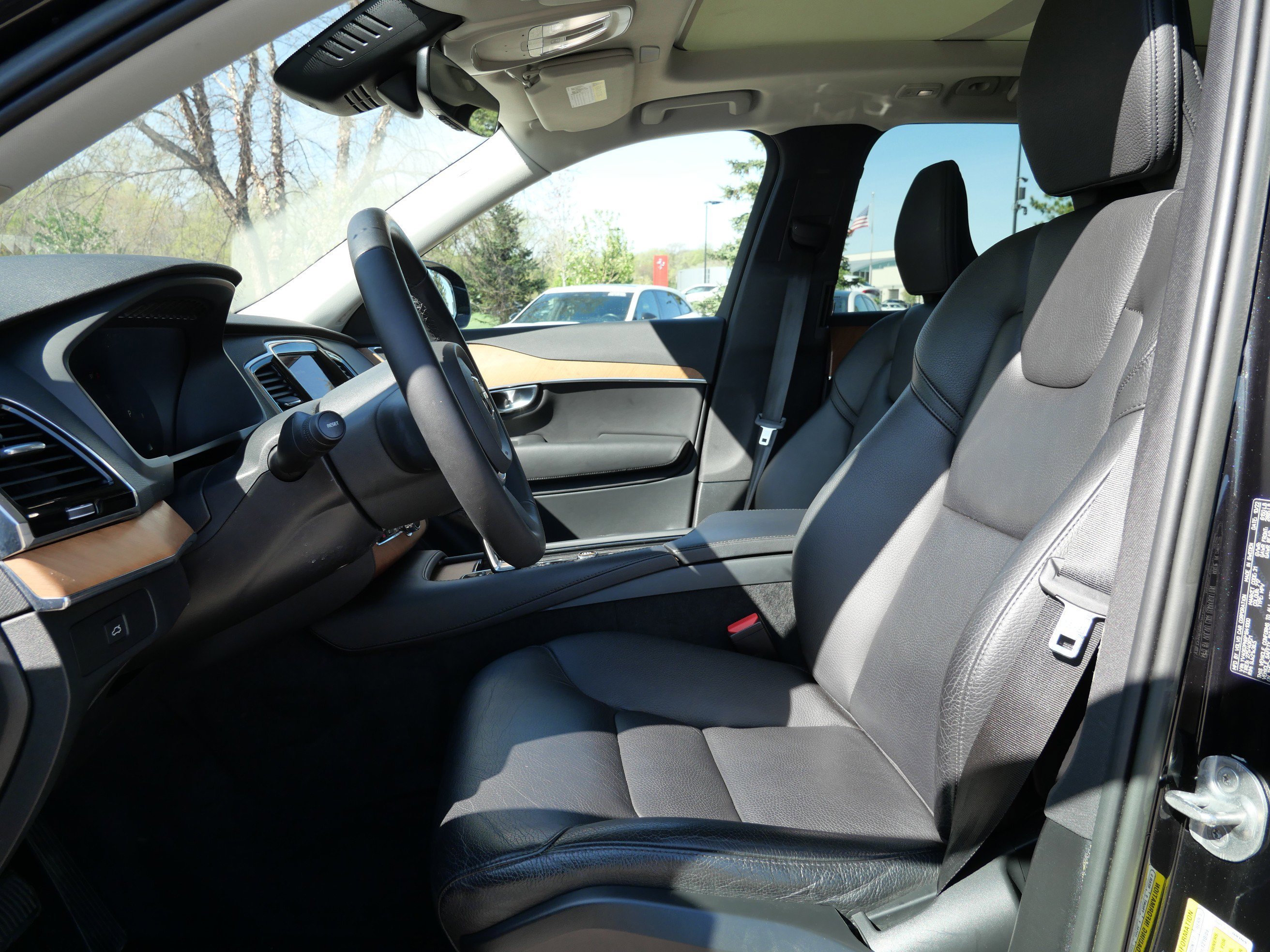 2023 Volvo XC90 Plus - Photo 13