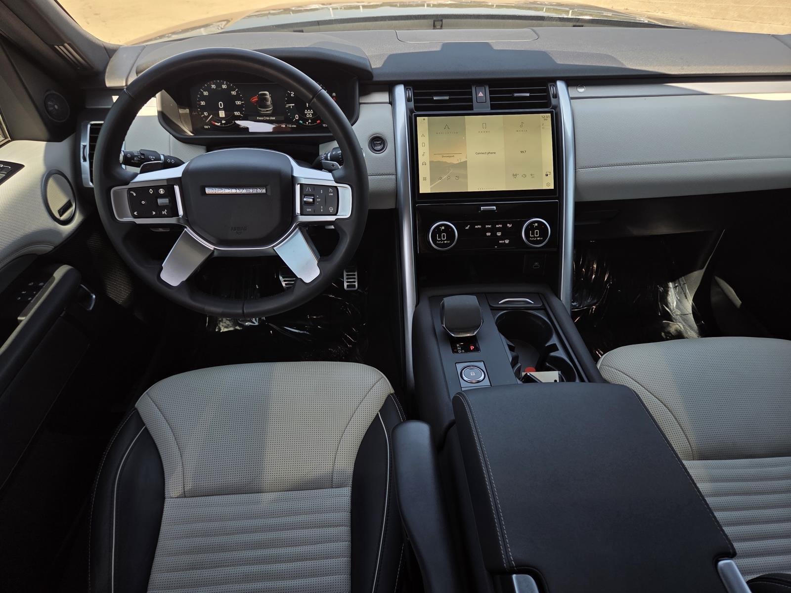 Used 2024 Santorini Black Metallic Land Rover Dynamic SE image 13