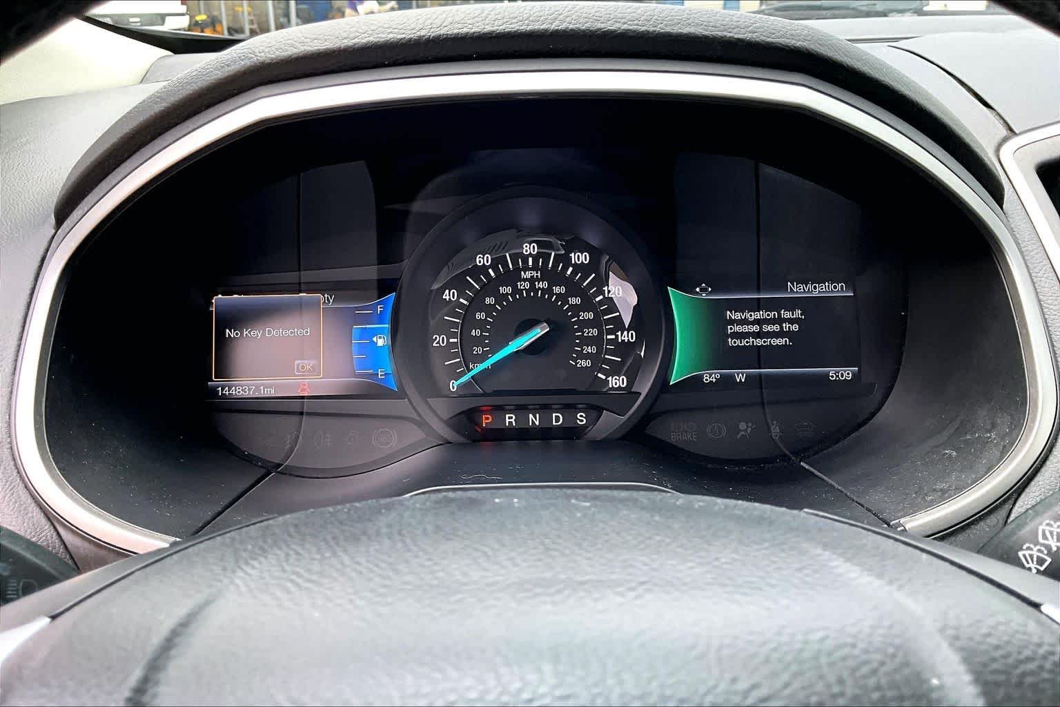 Used 2015 Magnetic Metallic Ford SEL image 28