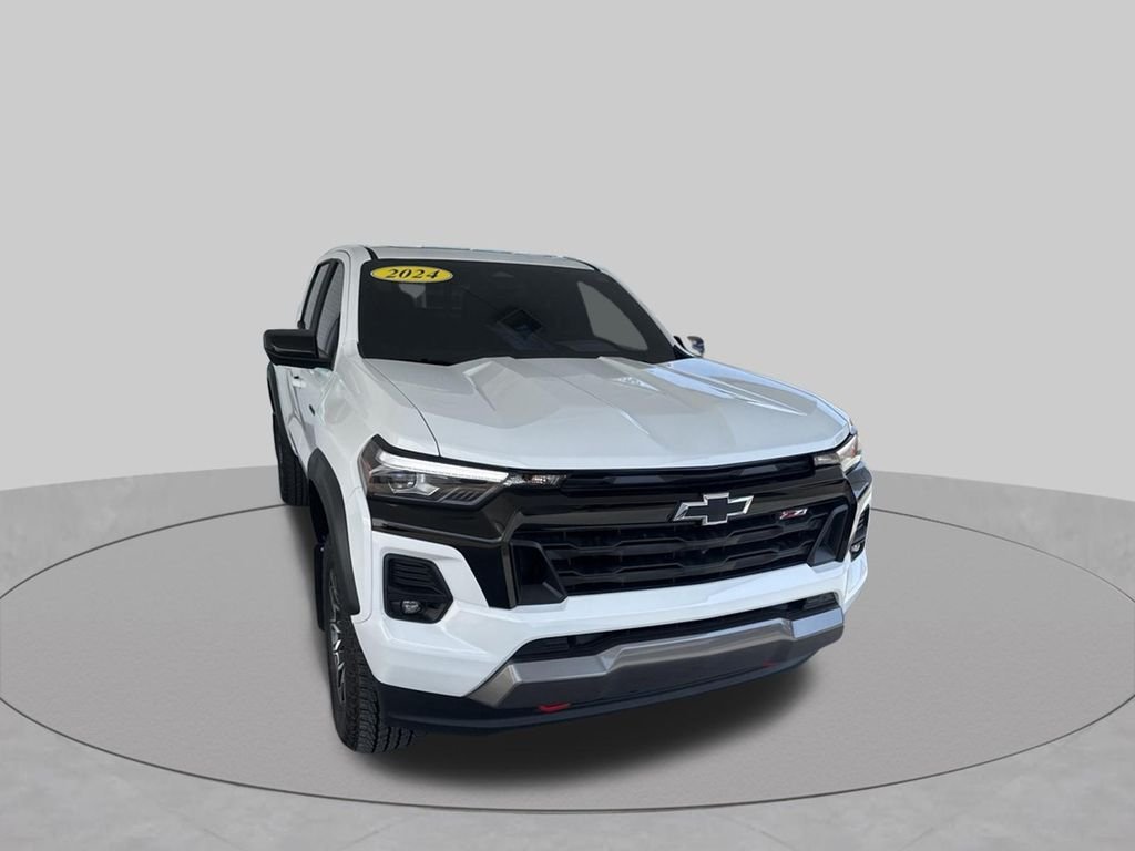 Used 2024 White Chevrolet Z71 image 13