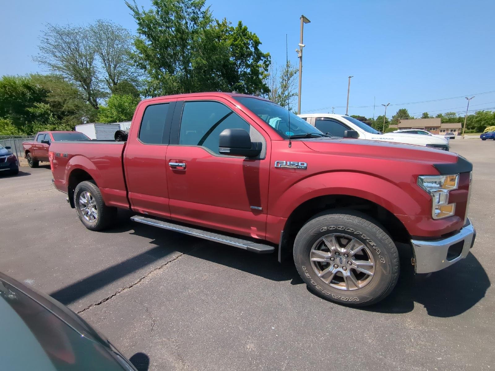 Used 2016 RUBY RED METALLIC TINTED CLEARCOAT FORD TRUCK XLT image 8