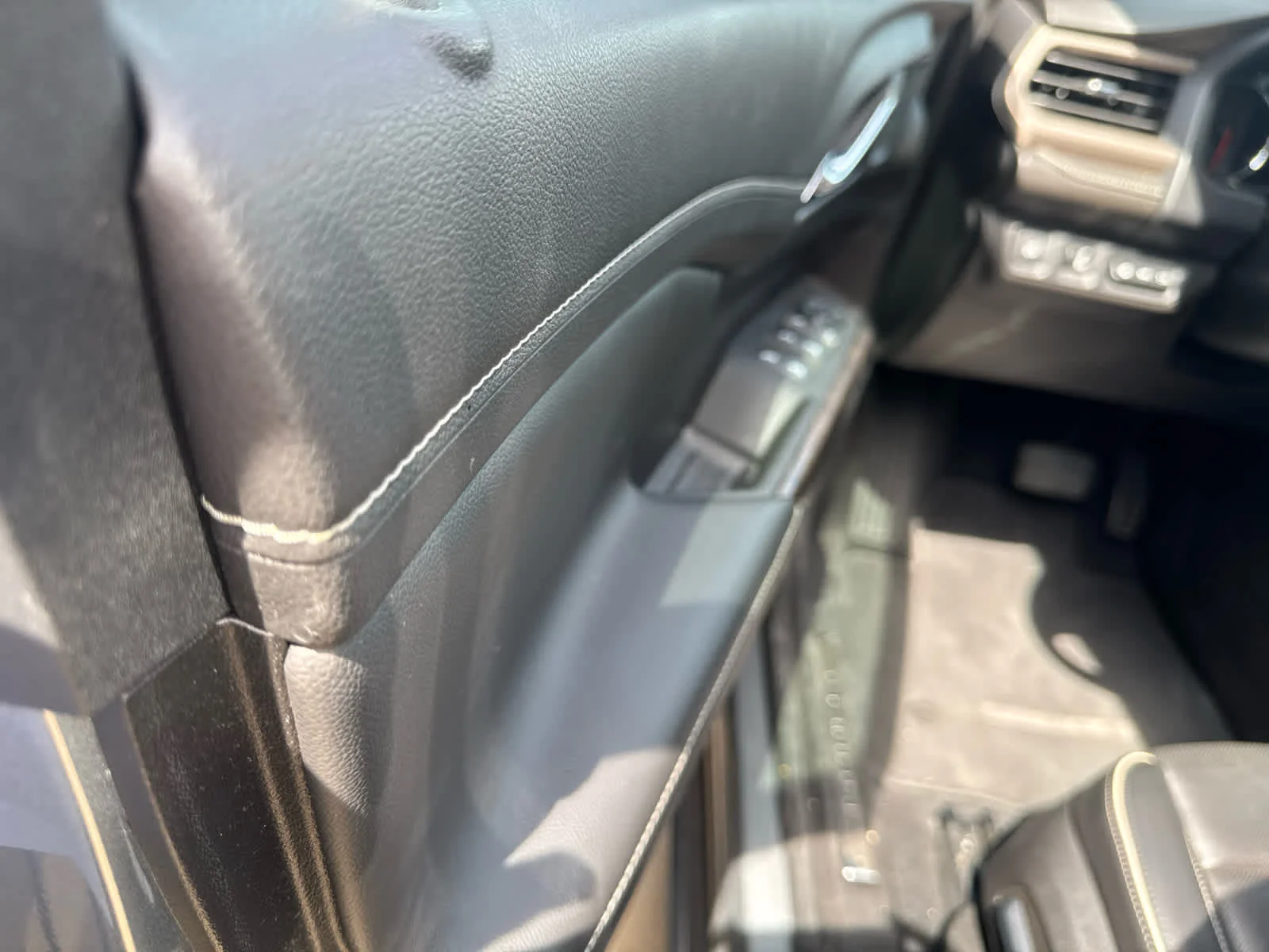 Used 2023 Sterling Metallic GMC Denali image 8