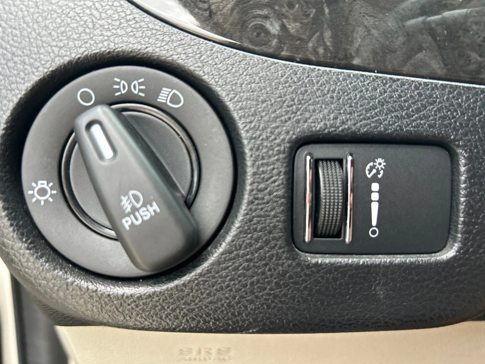 Used 2013 Stone White Dodge SXT image 25