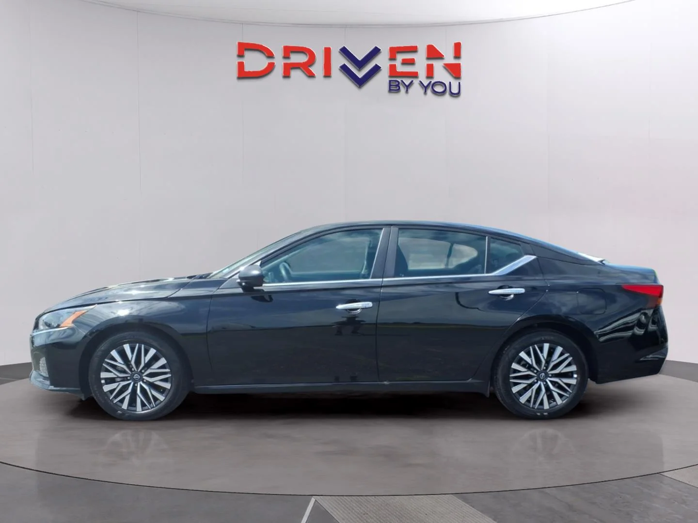 Used 2025 Super Black Nissan SV image 2
