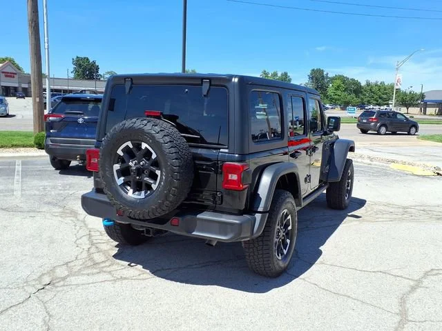 Used 2024  Jeep Rubicon image 4