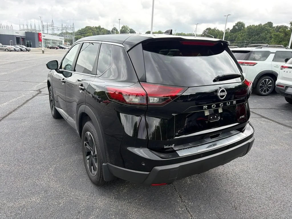 Used 2025 Kh3/super Blac Nissan SV image 6