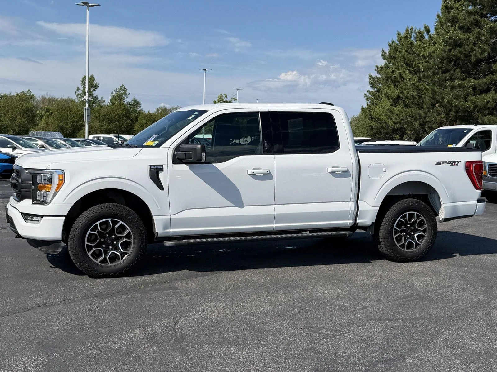 Used 2022 Oxford White Ford XLT image 4