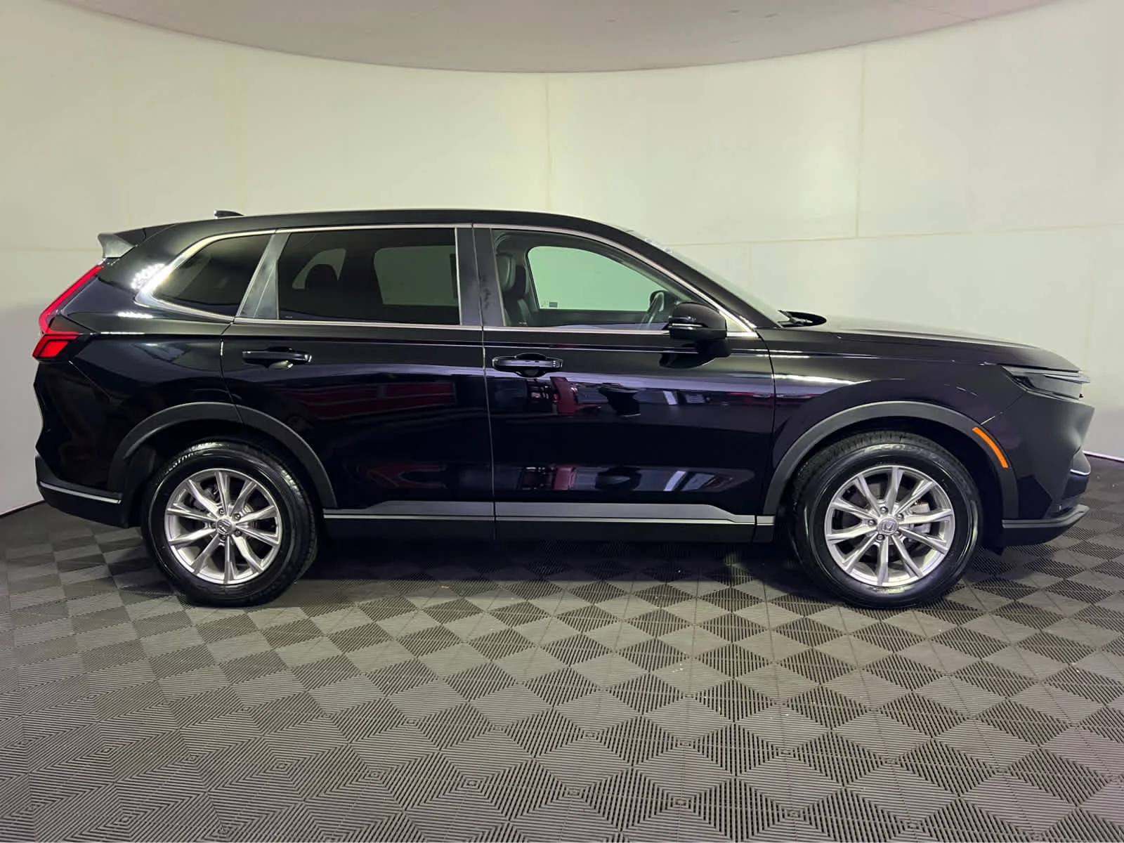 Used 2025 Crystal Black Pearl Honda EX-L image 8