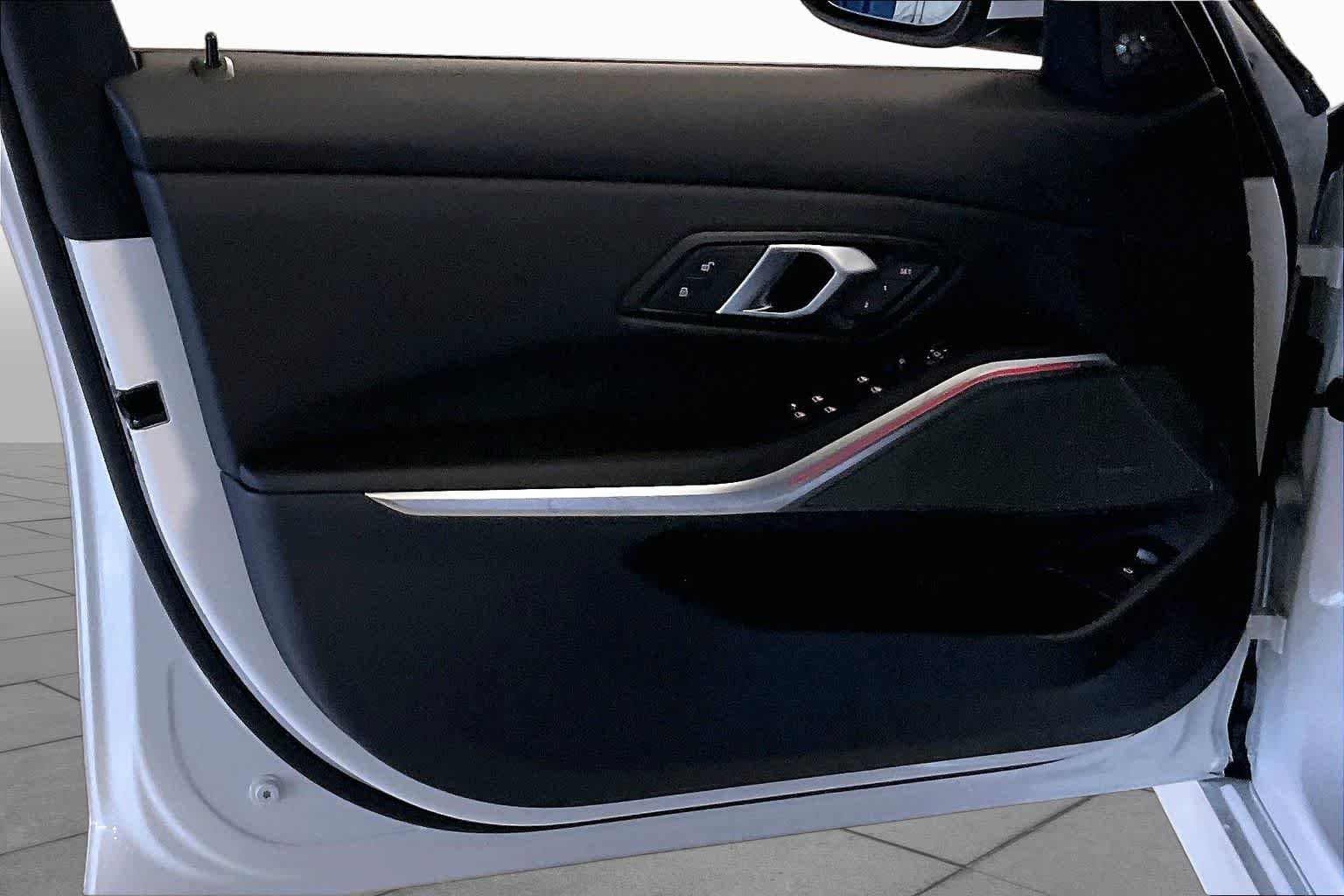 New 2026 Mineral White Metallic BMW 330i NA image 10