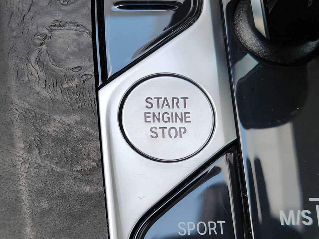 Used 2021 Blue Metallic BMW sDrive40i image 20