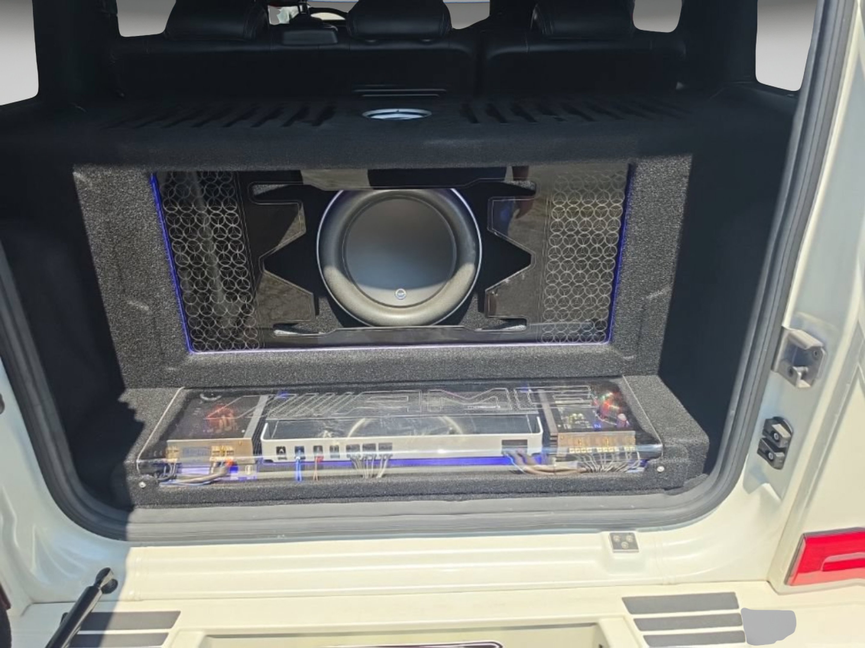 Used 2020 designo Diamond White Metallic Mercedes-Benz G 63 AMG® image 19