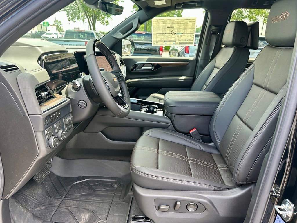 2026 Chevrolet Suburban High Country - Photo 13