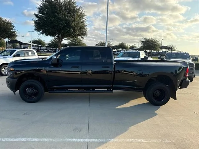 New 2027 Diamond Black Crystal Pearl-Coat Exterior Paint RAM TRADESMAN image 6