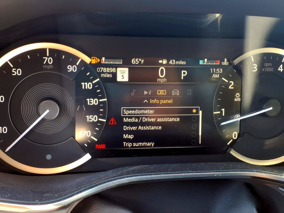 Used 2022 Santorini Black Jaguar S image 27