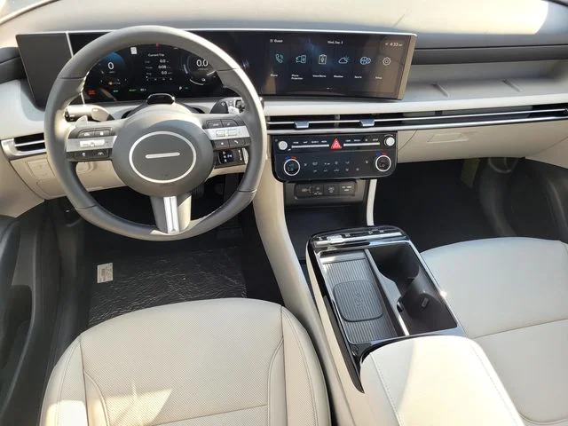 Used 2025 Gray Hyundai SEL Convenience image 30