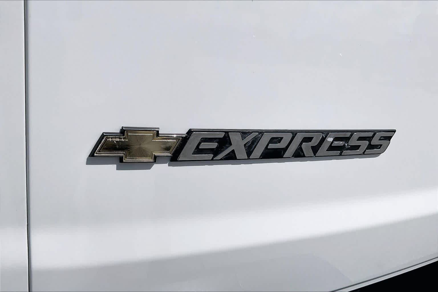 Used 2024 Summit White Chevrolet WT image 26