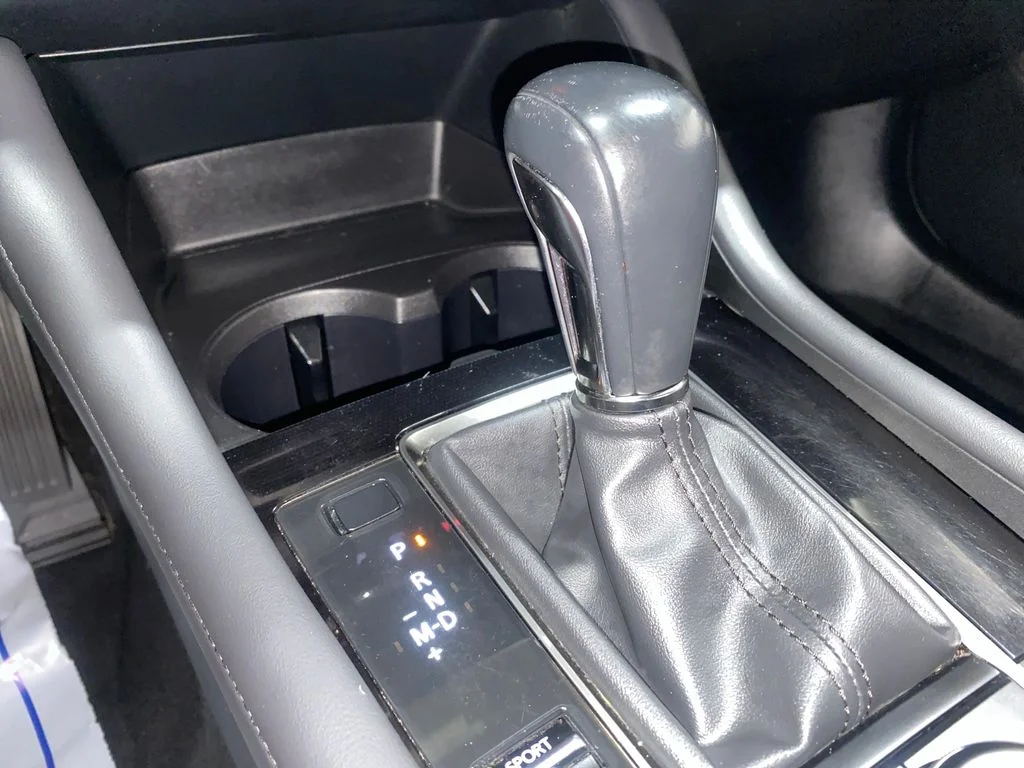 Used 2020 White Mazda Preferred image 23